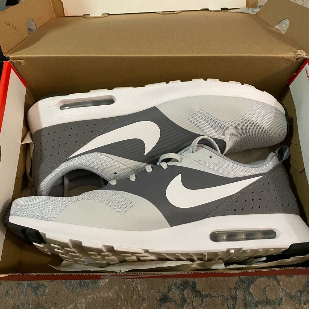 Nike Air Max Tavas Essential Men’s size 14